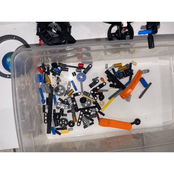 Lego Technic 42179 planet earth orbit incomplete - Picture 5 of 8